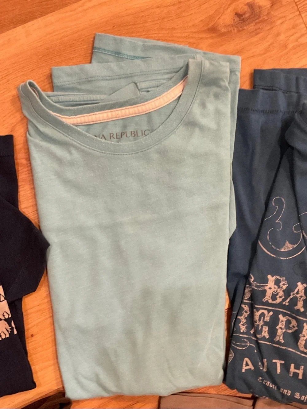7 Men’s Solid & Graphic Tees - Mixed Colors